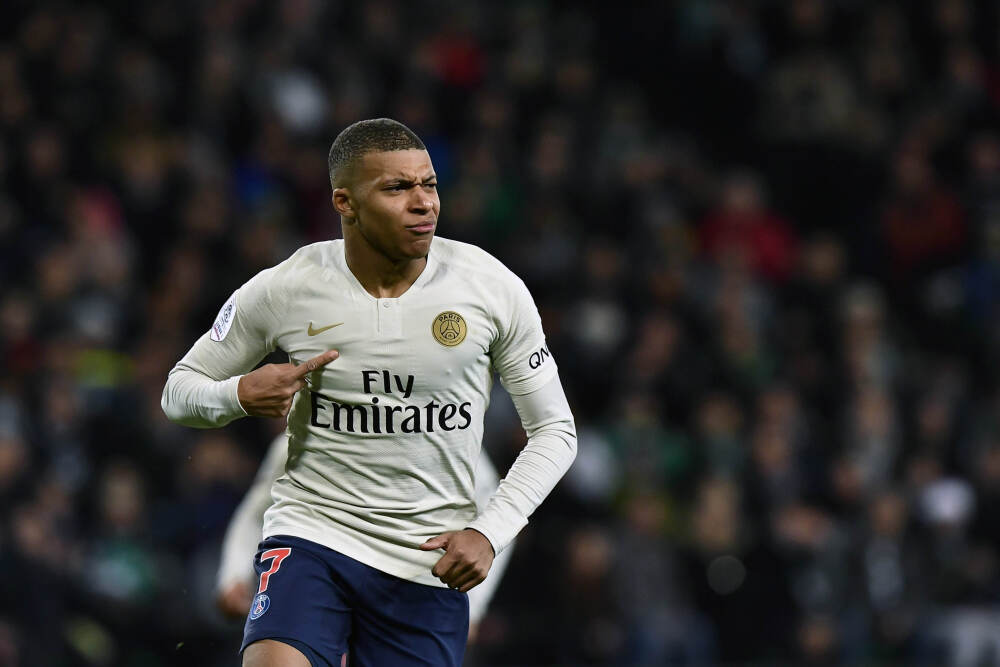 伊涅斯塔：佩德里与众不同且独一无二，看他比赛是一种特别的体验